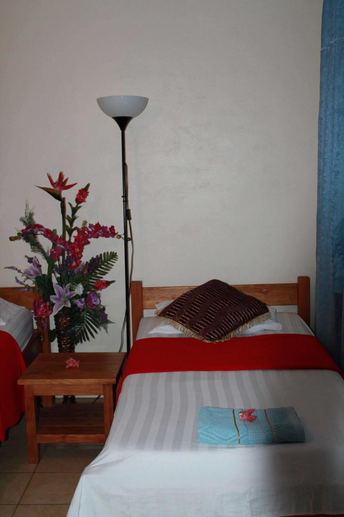 Pacific Paradise Motel Port Vila Ngoại thất bức ảnh