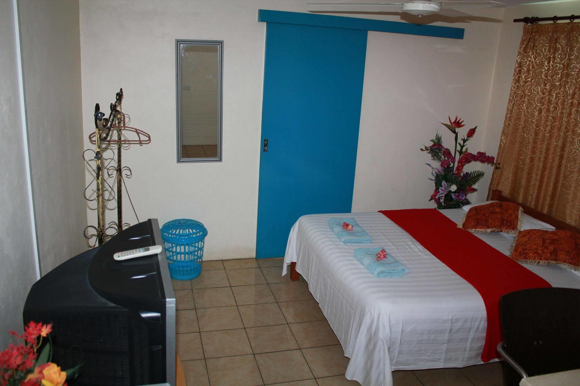 Pacific Paradise Motel Port Vila Ngoại thất bức ảnh