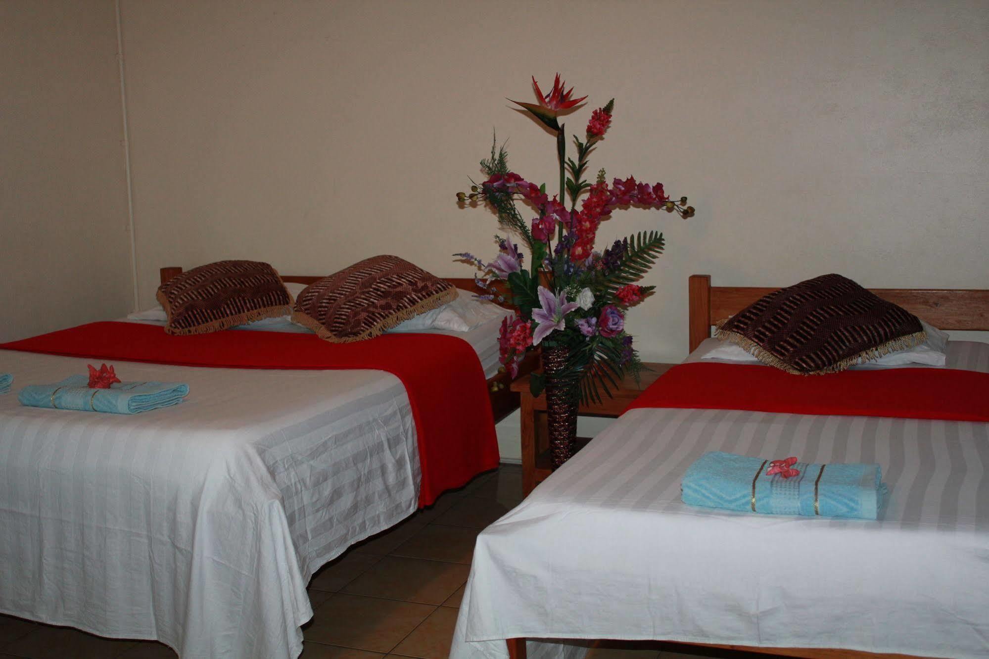 Pacific Paradise Motel Port Vila Ngoại thất bức ảnh